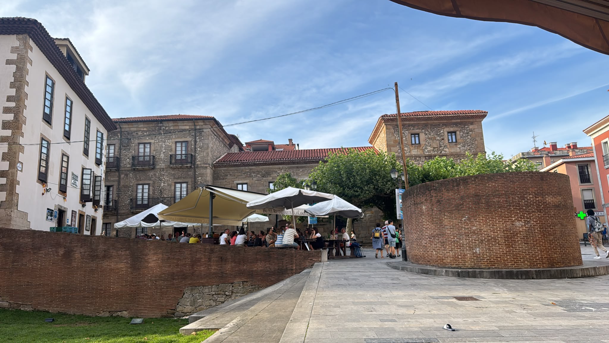 Entorno de la Casa Natal de Jovellanos y la muralla romana de Gijón